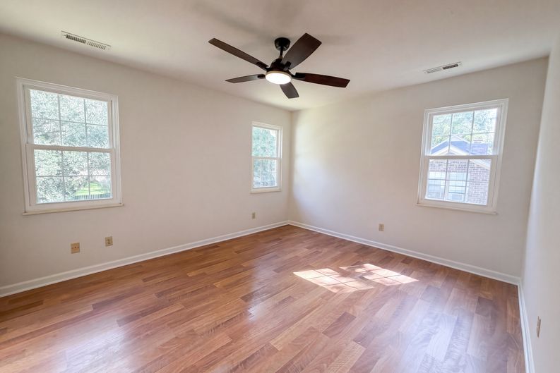 Photo 4 of 20 of 114 Blake Dr, Summerville, SC