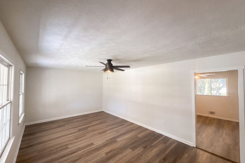 Photo 3 of 20 of 5807 Cobbrook Dr, Ellenwood, GA