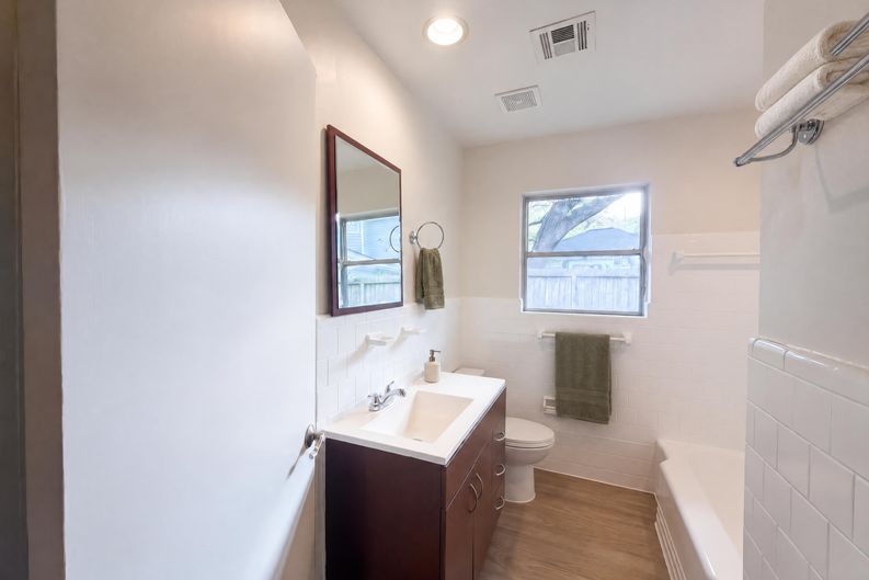 Photo 20 of 29 of 3026 Deal St, Houston, TX