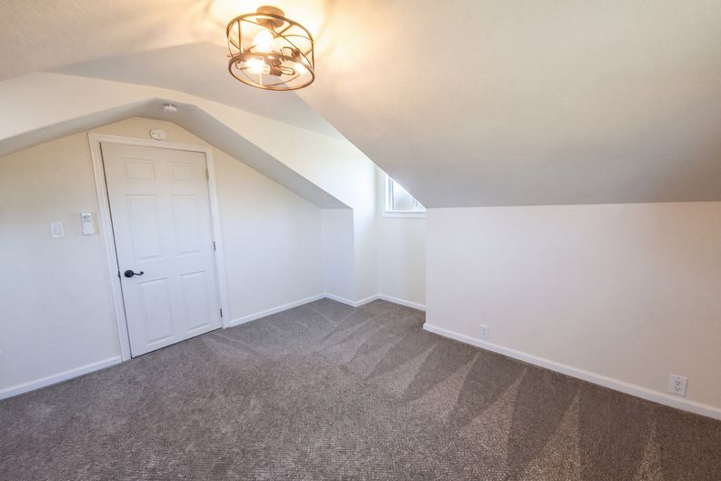 Photo 10 of 22 of 93291 Prairie Rd, Junction City, OR