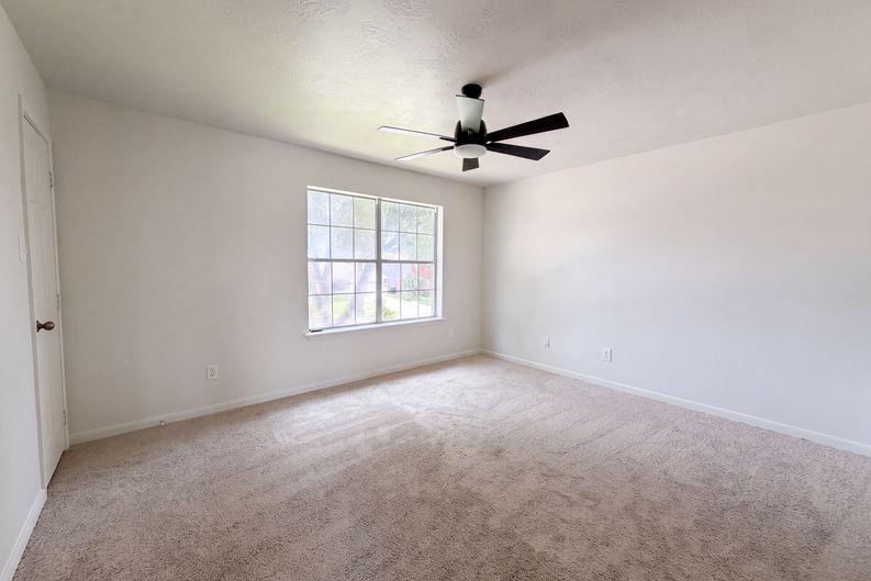 Photo 9 of 25 of 4519 S Ridgewalk Dr, Houston, TX