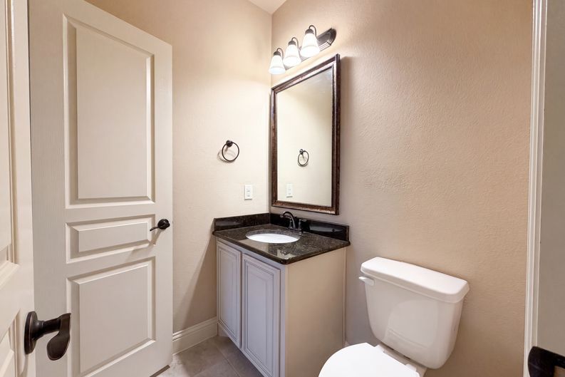 Photo 19 of 34 of 725 Lyndhurst Dr, Anna, TX