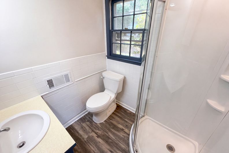 Photo 10 of 41 of 1030 McLaughlin Dr, Charlotte, NC