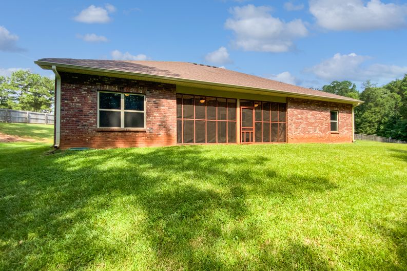 Photo 28 of 29 of 1037 Yorkshire Dr, Griffin, GA