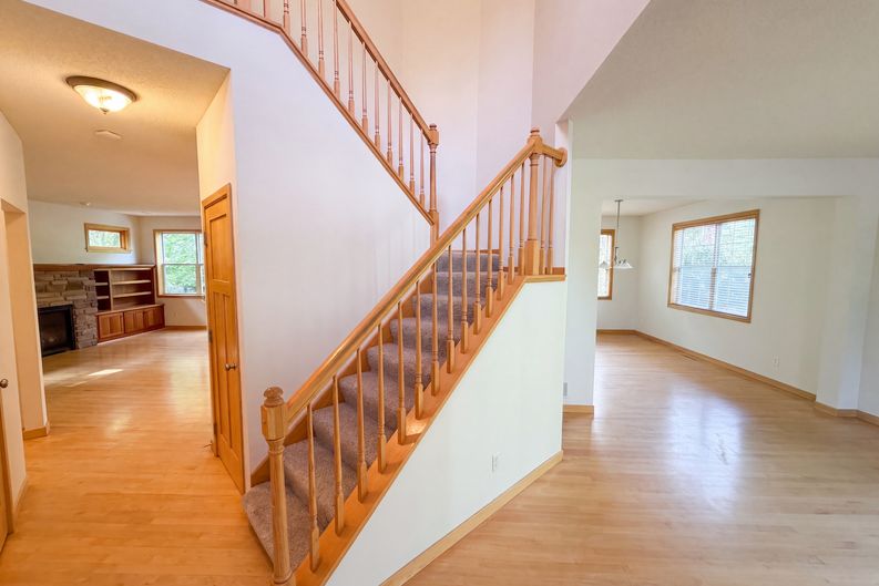 Photo 3 of 36 of 1012 Delano Ct, Stillwater, MN