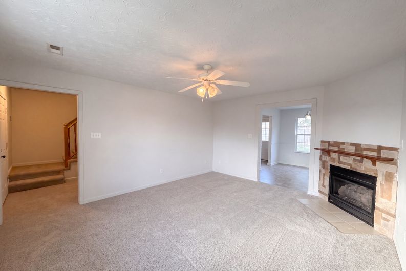 Photo 3 of 30 of 7111 Pinecroft Ln, Knoxville, TN