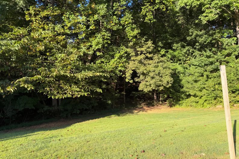 Photo 16 of 19 of 3888 Courtland Cir, Thomasville, NC