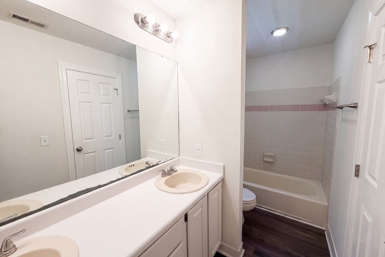 Photo 11 of 20 of 2501 Dunmore Ct, Wake Forest, NC