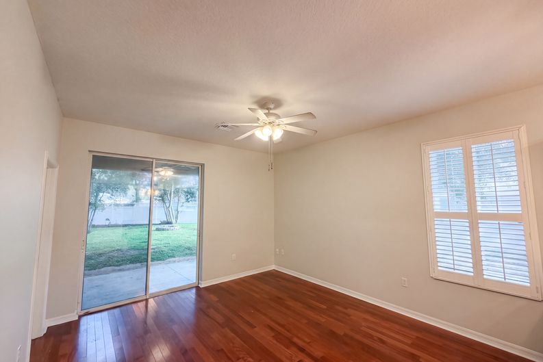 Photo 10 of 24 of 33450 Irongate Dr, Leesburg, FL