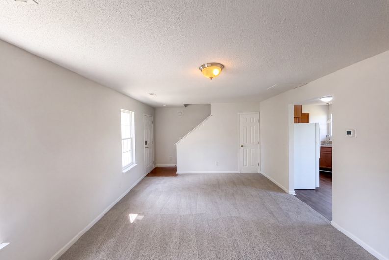 Photo 7 of 19 of 6008 White Chapel Way, Greensboro, NC