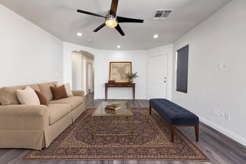 Photo 6 of 17 of 4818 Lone Grove Dr, Las Vegas, NV