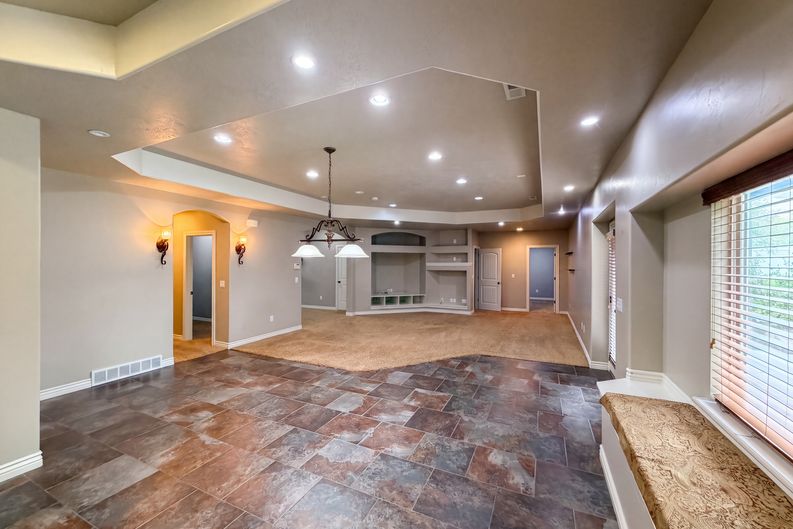 Photo 9 of 31 of 14496 S Fox Creek Dr, Herriman, UT