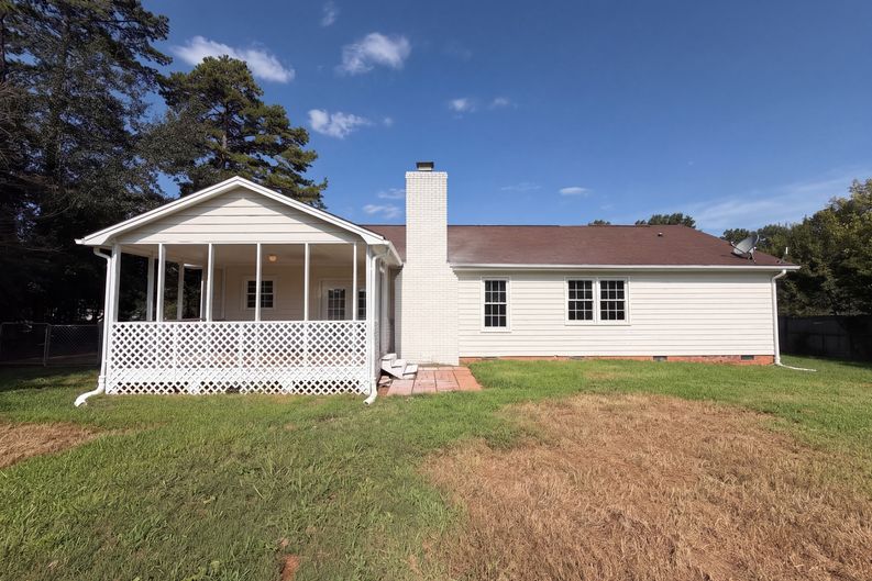 Photo 5 of 20 of 4202 Wrentree Dr, Dallas, NC