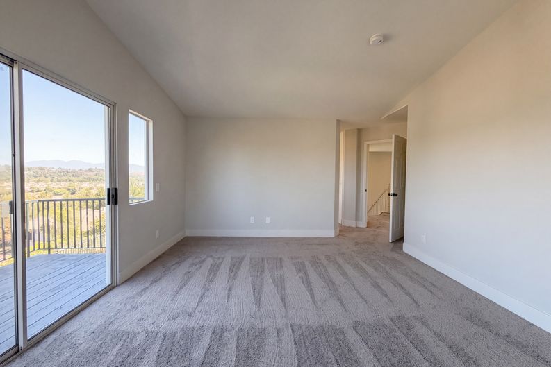 Photo 4 of 25 of 27920 Periwinkle Ln, Valencia, CA