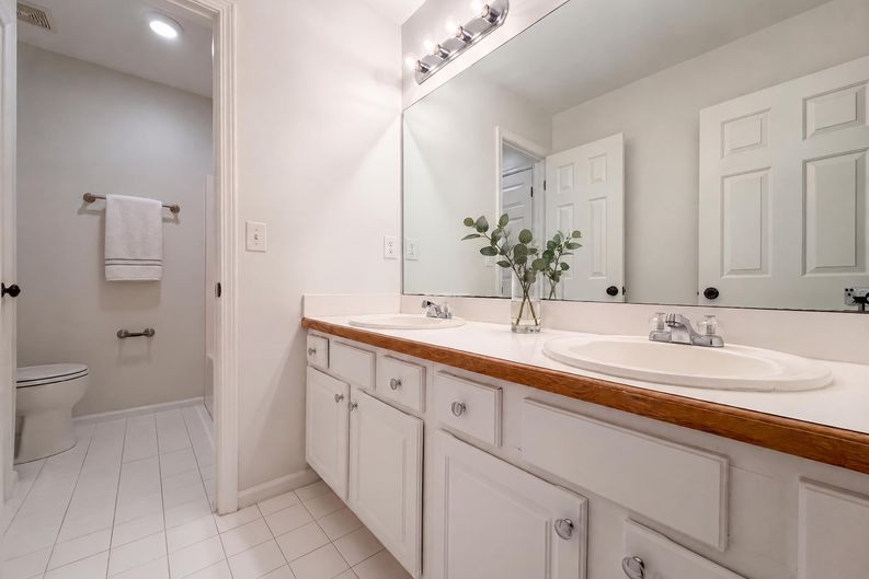 Photo 8 of 56 of 2298 Camden Dr SW, Marietta, GA