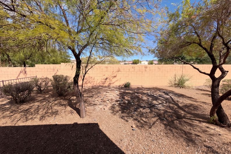 Photo 12 of 14 of 1762 Black Fox Canyon Rd, Henderson, NV