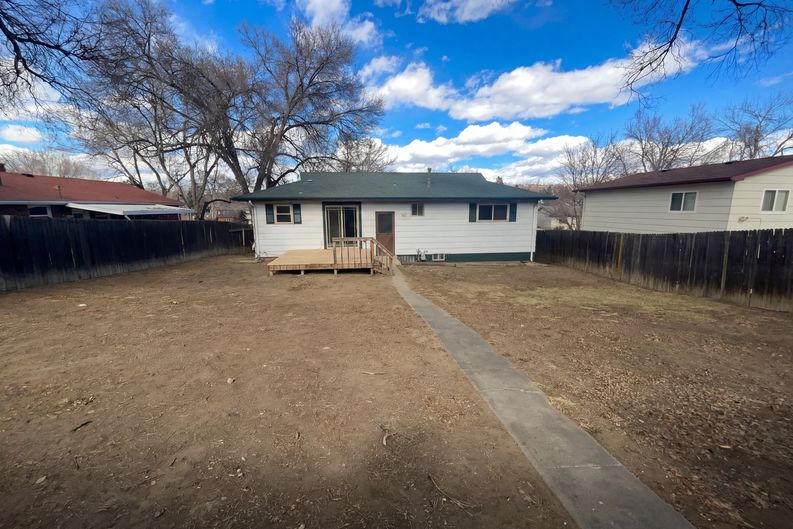 Photo 5 of 17 of 2507 E Caramillo St, Colorado Springs, CO