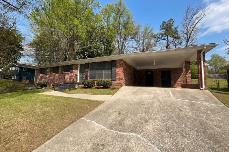 Photo 8 of 19 of 2855 Jerome Rd, Atlanta, GA