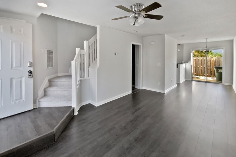 Photo 7 of 17 of 6086 Cougar Ln, Charlotte, NC