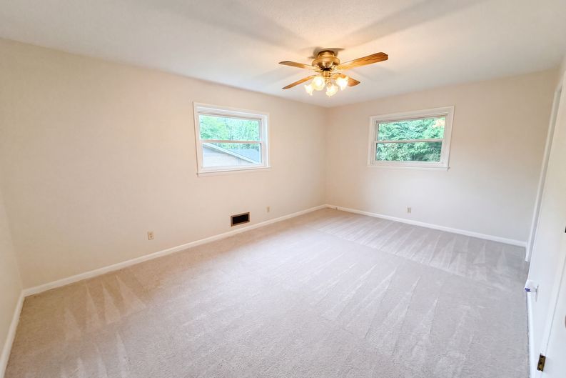 Photo 4 of 16 of 128 Greenview Dr, Kannapolis, NC