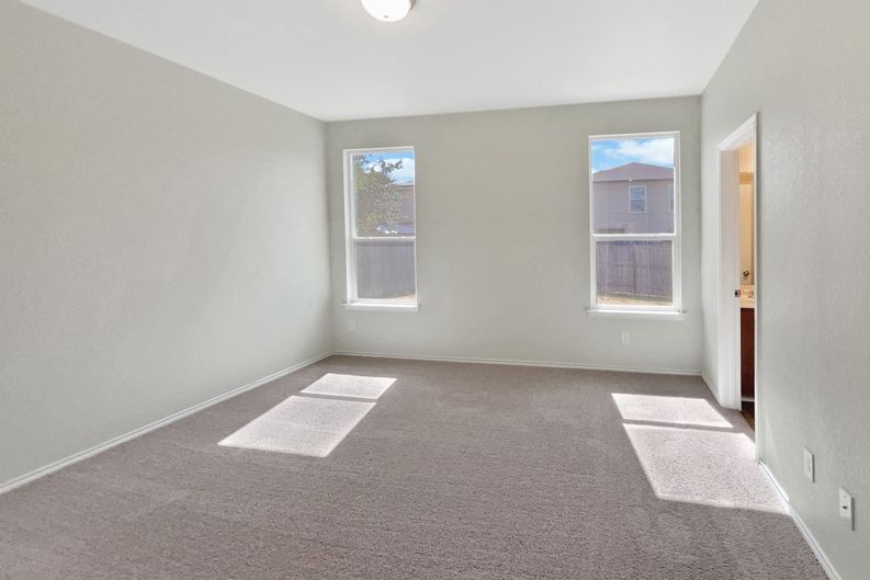 Photo 5 of 20 of 8403 Brazos Pt, San Antonio, TX