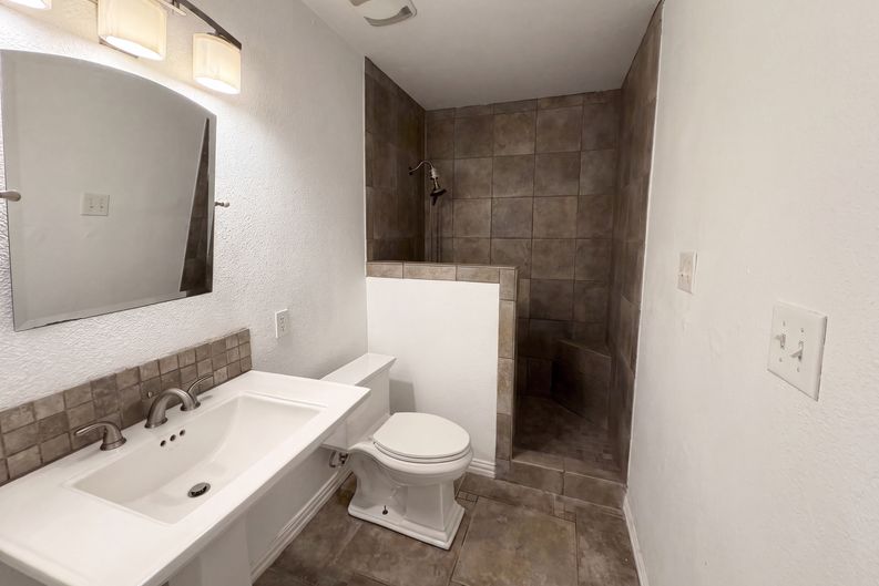 Photo 14 of 18 of 1613 Mullins Dr, Plano, TX