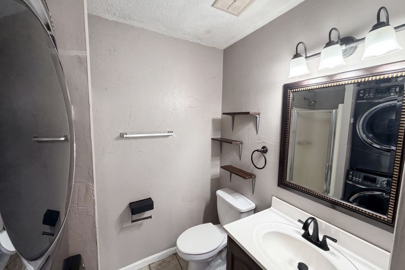 Photo 14 of 25 of 2725 Flintlock Pl, Austell, GA