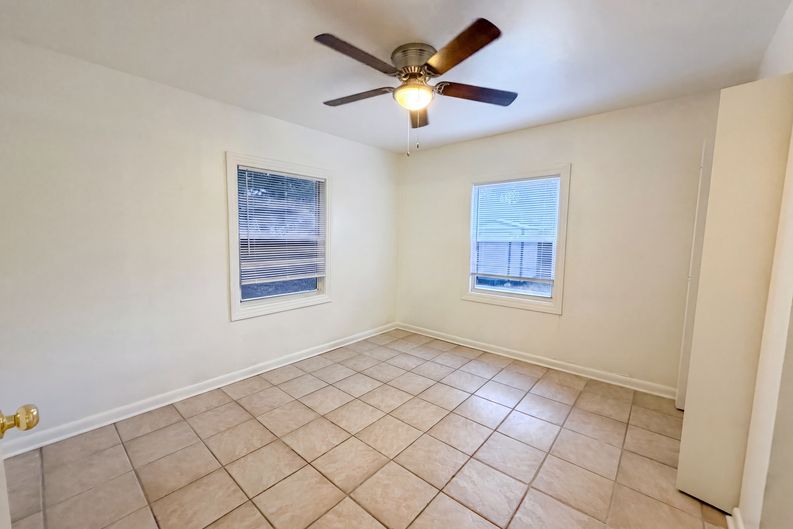 Photo 4 of 17 of 626 S 67th St, Tampa, FL