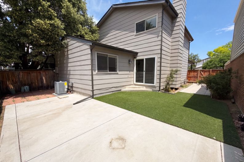 Photo 5 of 28 of 11835 Lincoln St, Northglenn, CO