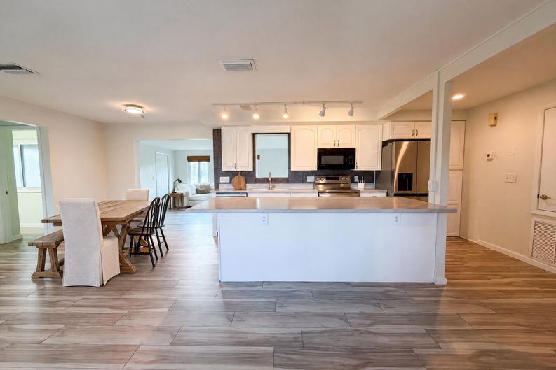 Photo 7 of 26 of 3260 Pinetree St, Port Charlotte, FL