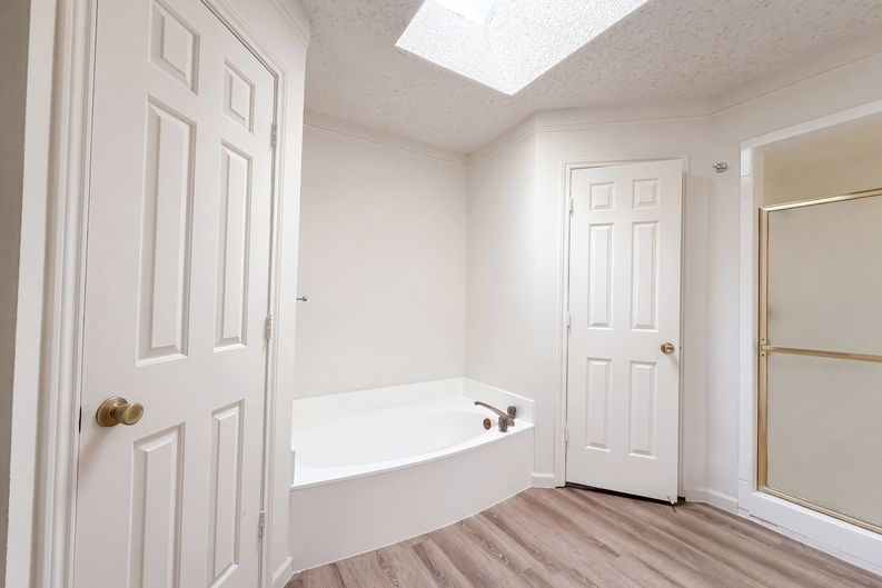 Photo 17 of 19 of 5126 Eagle Nest Dr, Arlington, TX