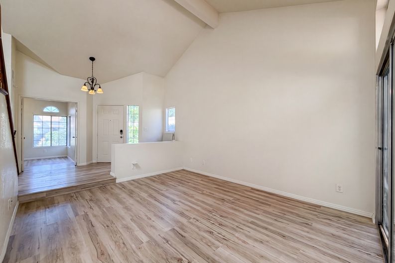 Photo 8 of 32 of 1138 Encantadora Ln, Lancaster, CA
