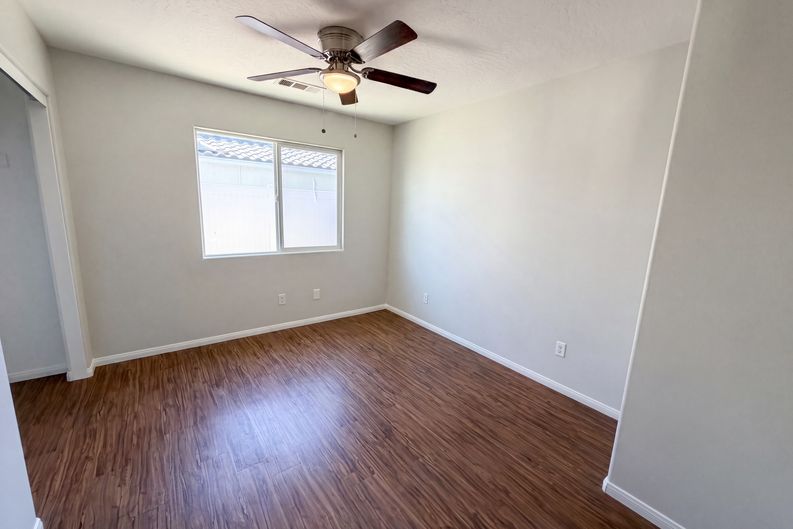 Photo 4 of 28 of 13185 Great Falls Ave, Victorville, CA