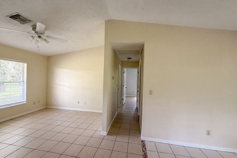 Photo 7 of 21 of 1870 SW Valencia Heights Ave, Dunnellon, FL