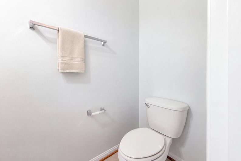 Photo 10 of 25 of 15613 John Diskin Cir, Woodbridge, VA