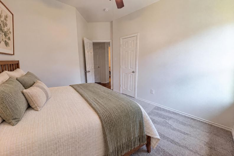 Photo 11 of 21 of 324 Cascade Dr, Red Oak, TX
