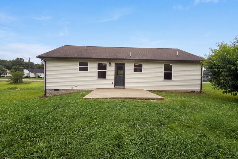 Photo 5 of 20 of 1115 Moreno Ln, Lewisburg, TN