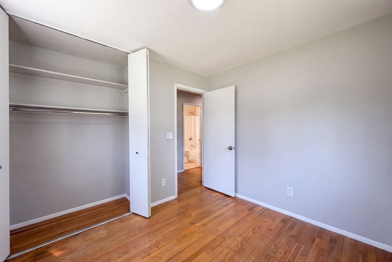 Photo 14 of 21 of 9707 Wescott Rd, Cincinnati, OH