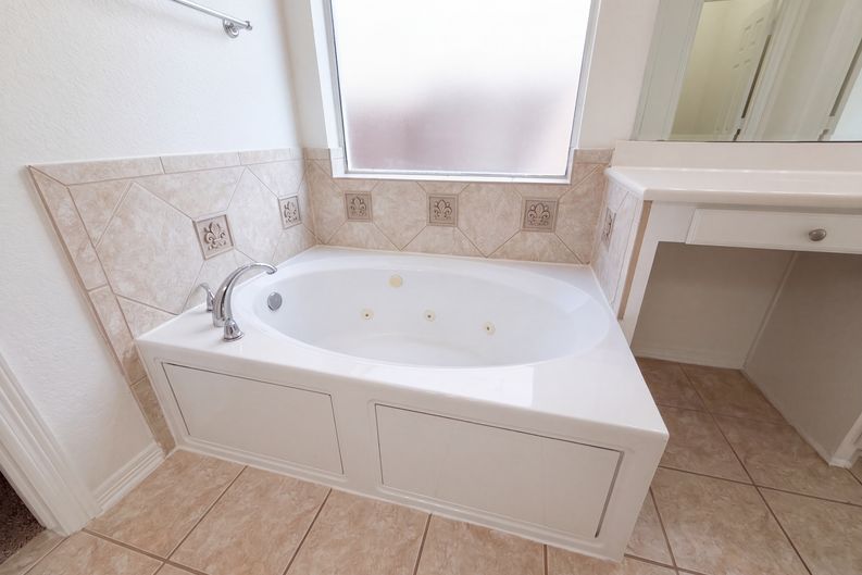 Photo 15 of 40 of 25719 Shady Spruce Ln, Katy, TX