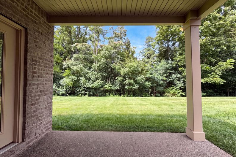 Photo 15 of 17 of 914 Meadowcrest Way, Lebanon, TN