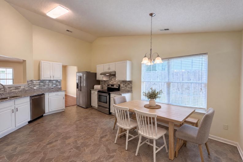 Photo 7 of 17 of 5512 Spindlewood Ct, Durham, NC