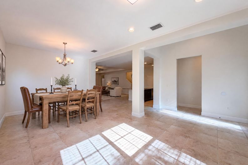 Photo 3 of 47 of 1416 Hickory View Cir, Parrish, FL