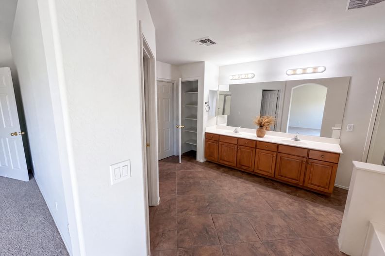 Photo 31 of 64 of 15033 W Aster Dr, Surprise, AZ