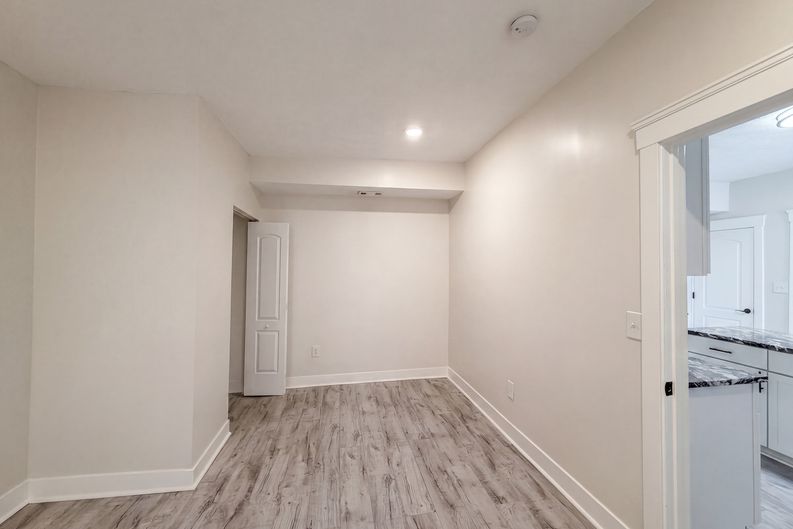 Photo 6 of 21 of 3407 Erin Ave, Cleveland, OH