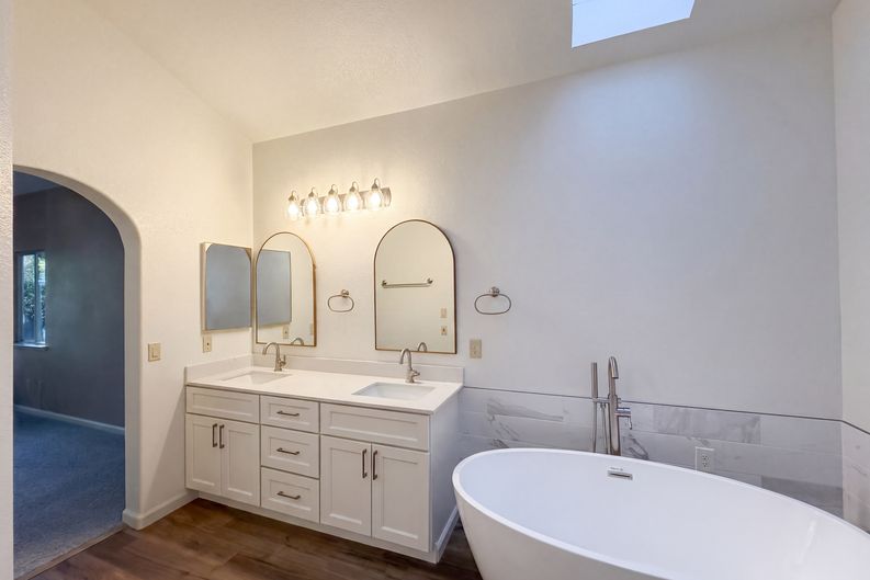 Photo 19 of 44 of 5344 Swindon Rd, Rocklin, CA