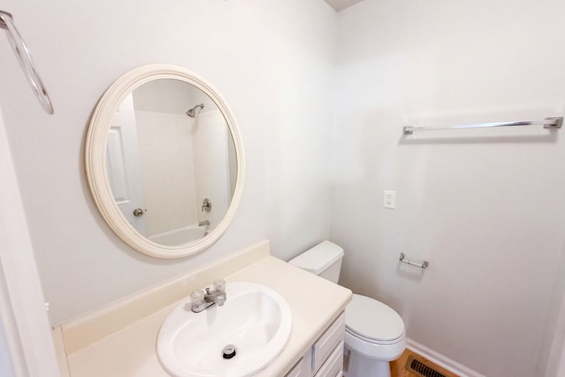 Photo 9 of 16 of 6420 English Oaks Dr, Raleigh, NC