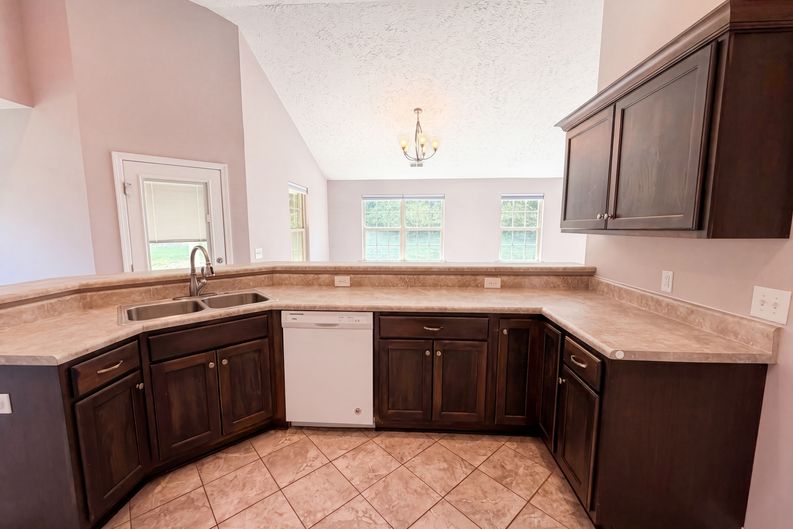 Photo 7 of 22 of 447 Golf Club Ln, Springfield, TN