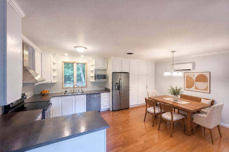 Photo 11 of 14 of 6908 Laurdane Rd, Raleigh, NC