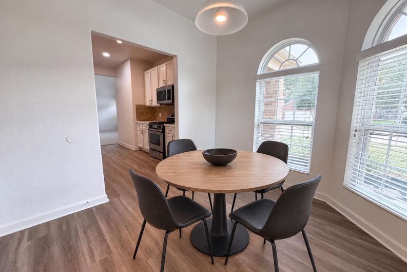 Photo 18 of 26 of 19043 Taverns Crossing Ln, Houston, TX