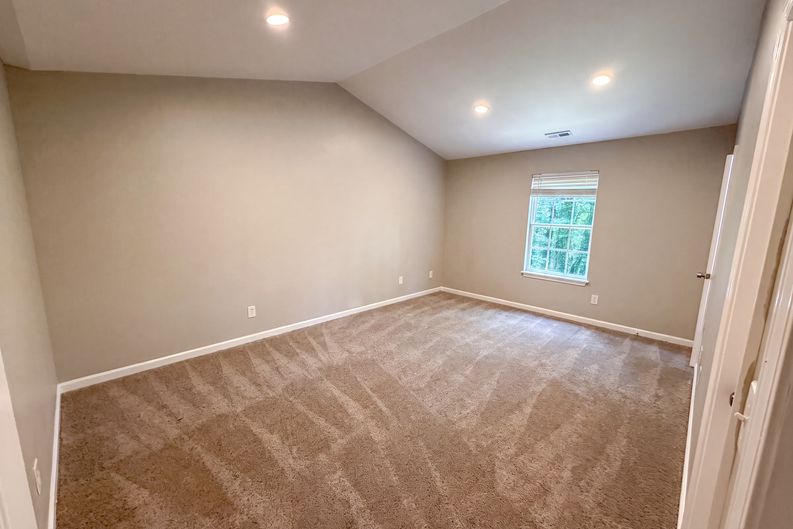 Photo 4 of 19 of 5067 Redan Rd, Stone Mountain, GA